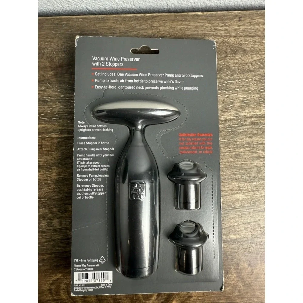 OXO SoftWorks Vacuum Wine Preserver with 2 Stoppers Black BPA Free New